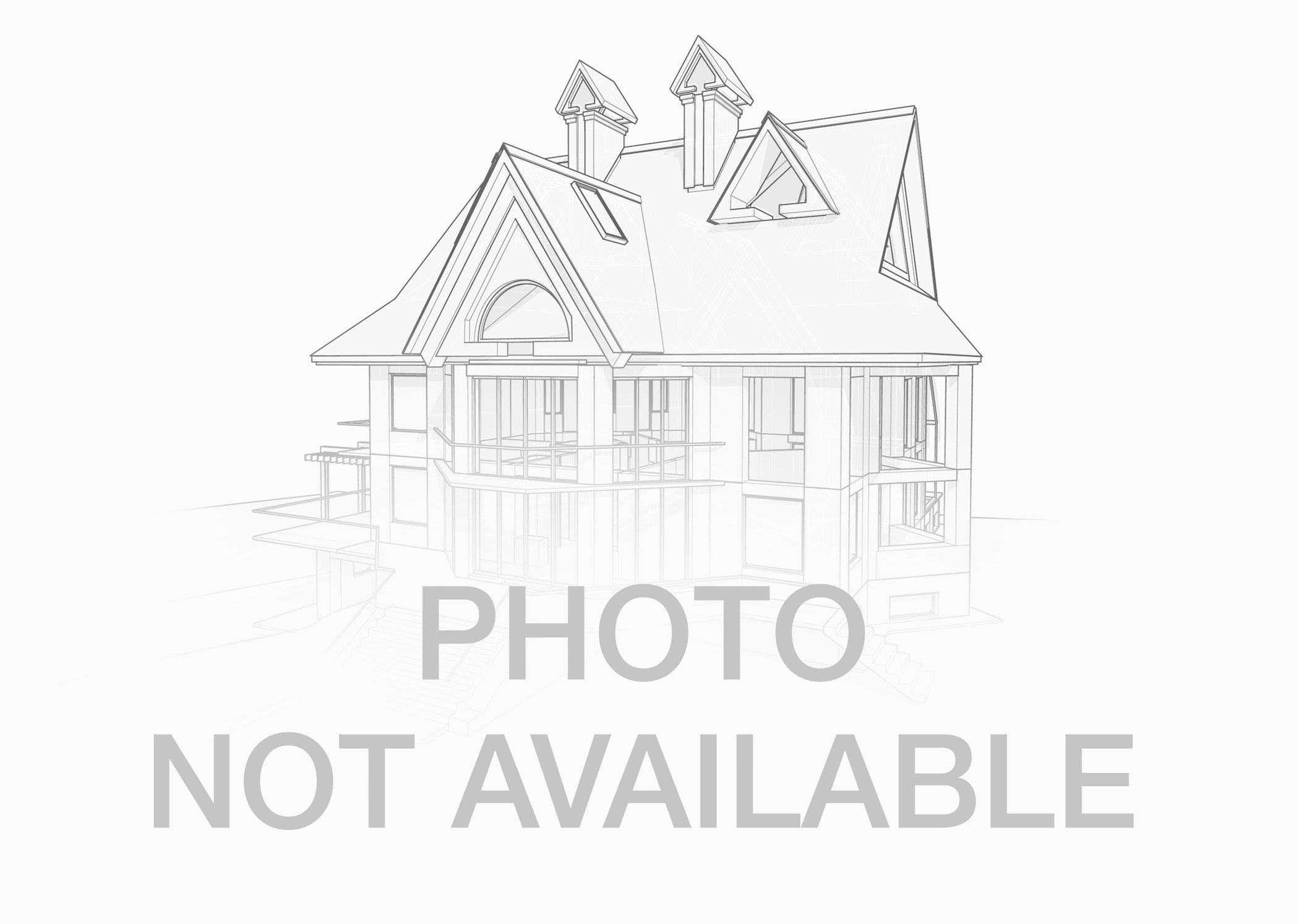 1 E Scott Street 